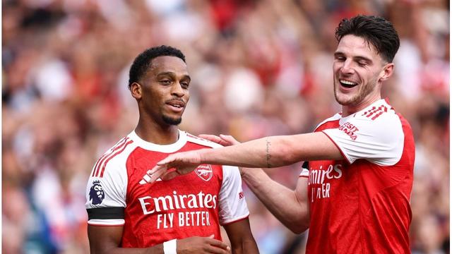 阿森纳主场失利球迷高呼下课 阿森纳主场失利球迷高呼下课