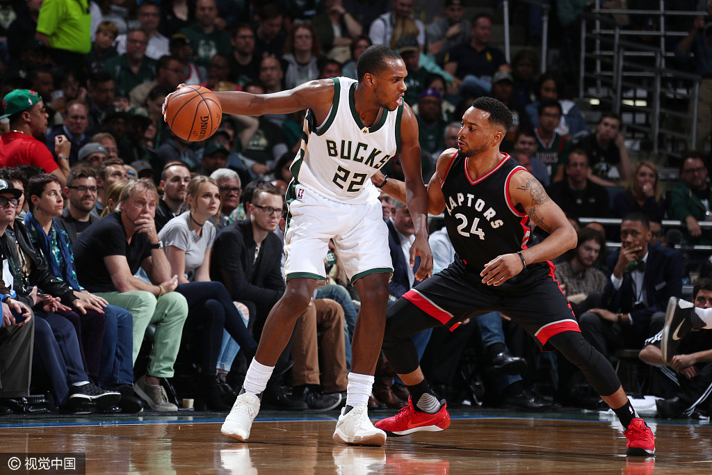 东部半决赛:雄鹿再胜猛龙晋级总决赛 东部半决赛:雄鹿再胜猛龙晋级总决赛