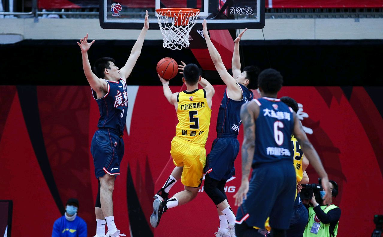 富邦队抢眼表现,成为新赛季黑马 富邦队抢眼表现,成为新赛季黑马