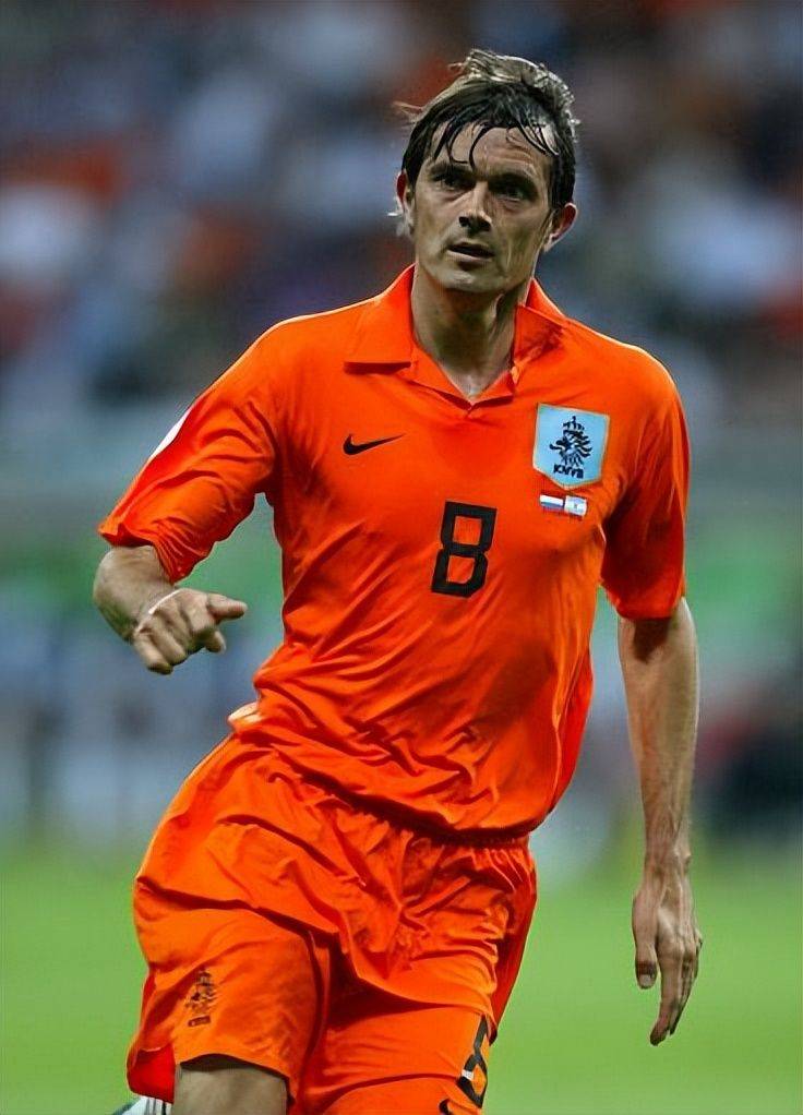 关于荷兰队主帅发布战术调整,备战欧预赛对手的信息 关于荷兰队主帅发布战术调整,备战欧预赛对手的信息