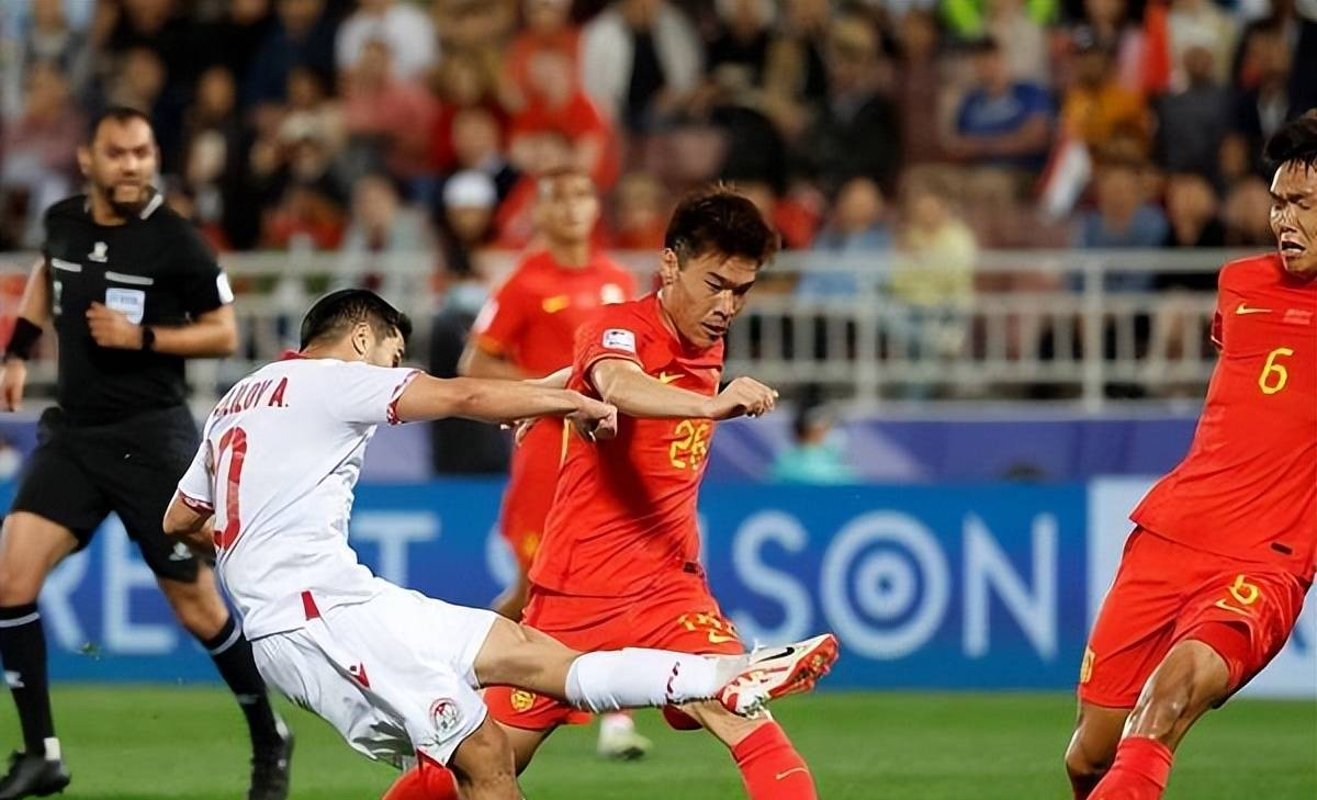 爱游戏登录-中超劲旅频频惨败,实力强弱之变明显