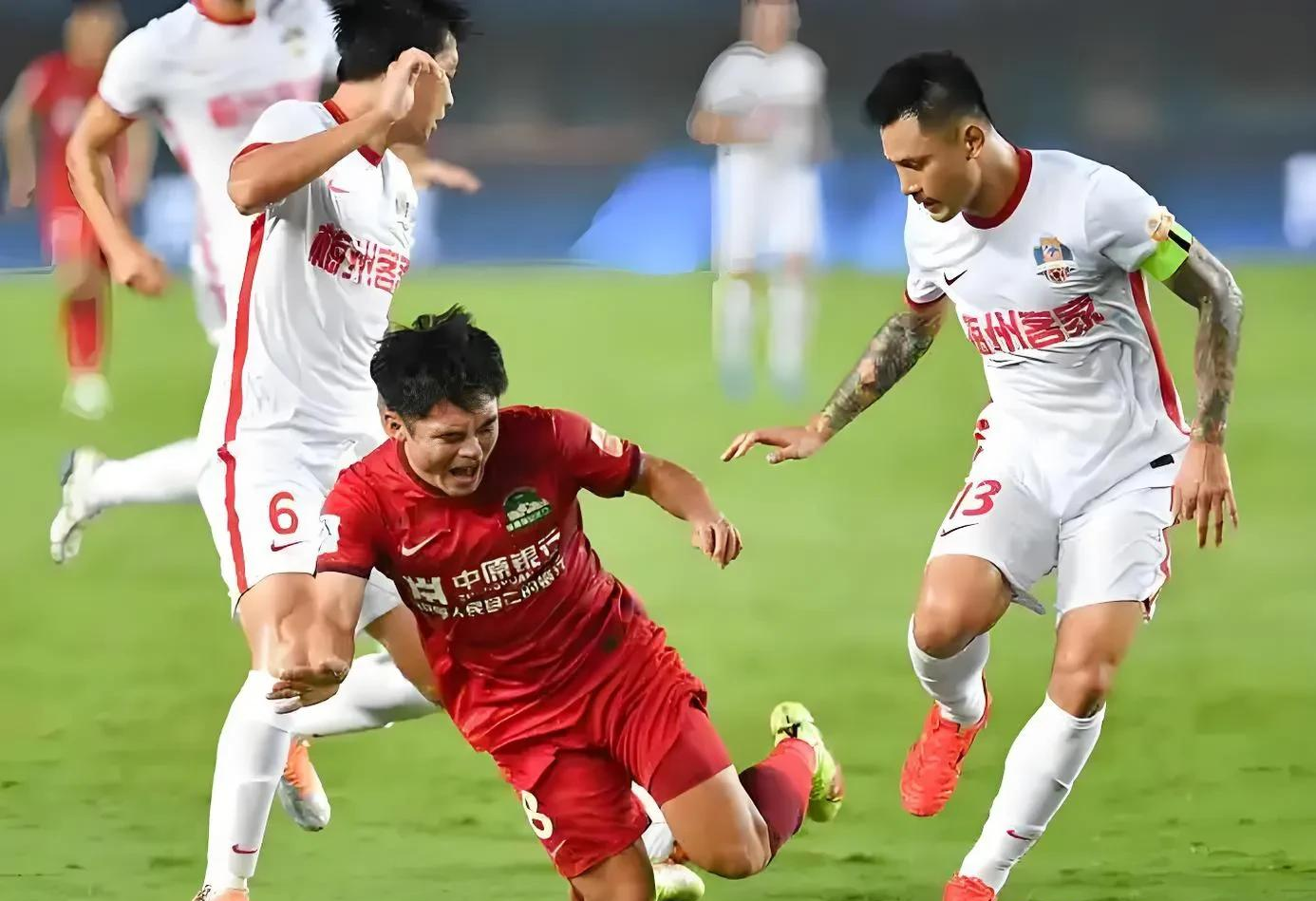 中超劲旅频频惨败,实力强弱之变明显 中超劲旅频频惨败,实力强弱之变明显