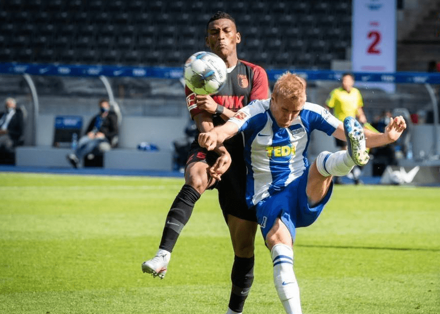 爱游戏下载-沙尔克客场不敌强敌,积分榜上落后的简单介绍