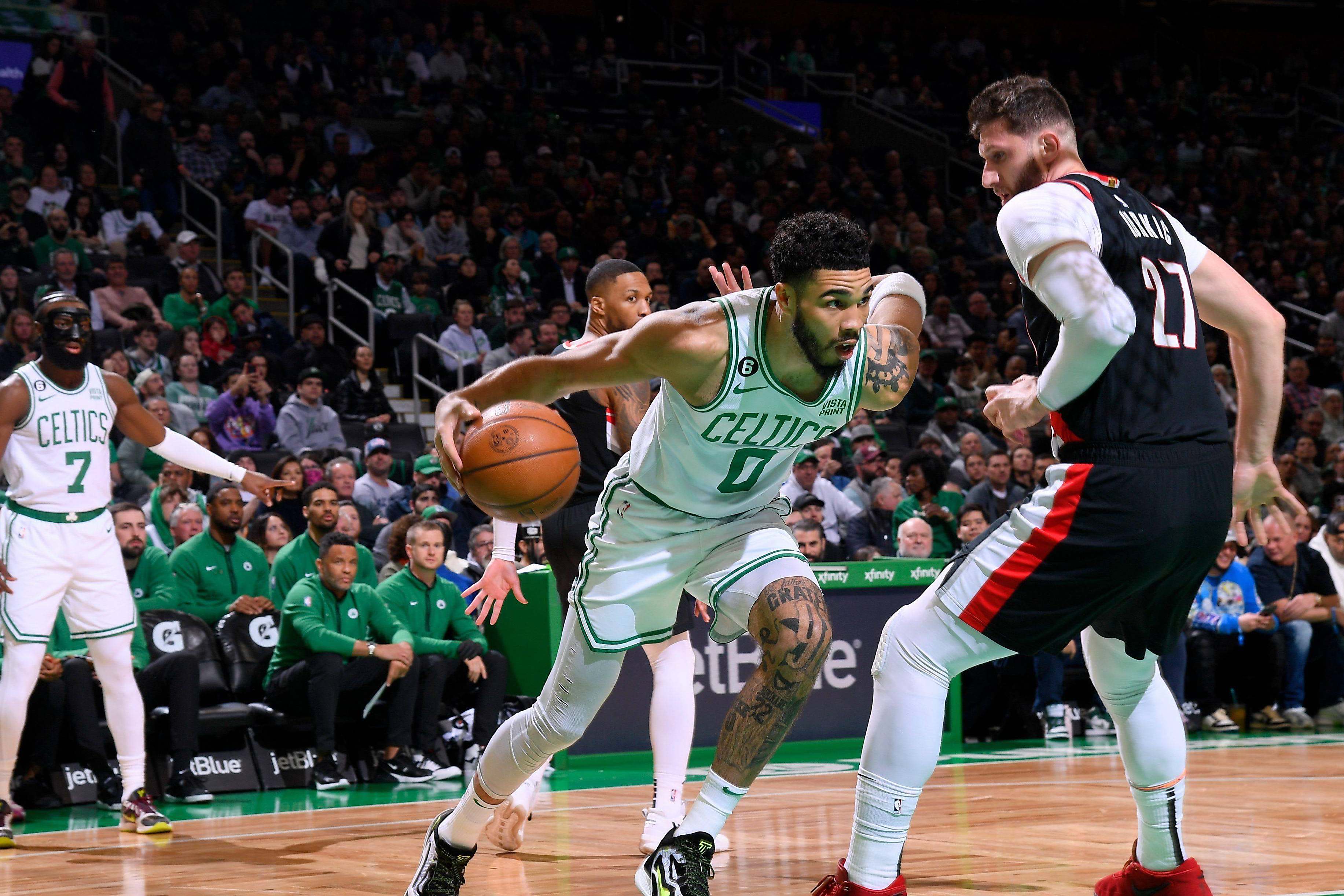 爱游戏官网app-凯尔特人队取得连胜,东部第一稳固