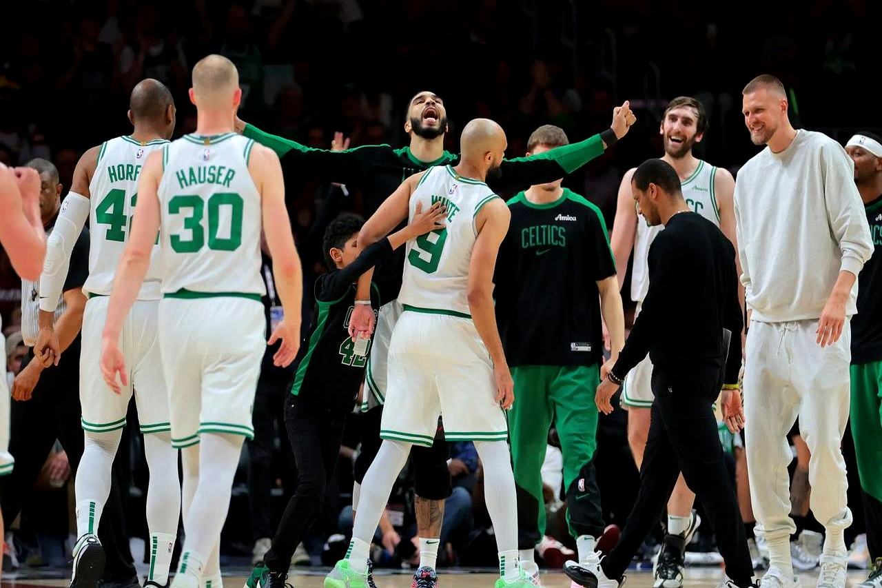 凯尔特人队取得连胜,东部第一稳固 凯尔特人队取得连胜,东部第一稳固