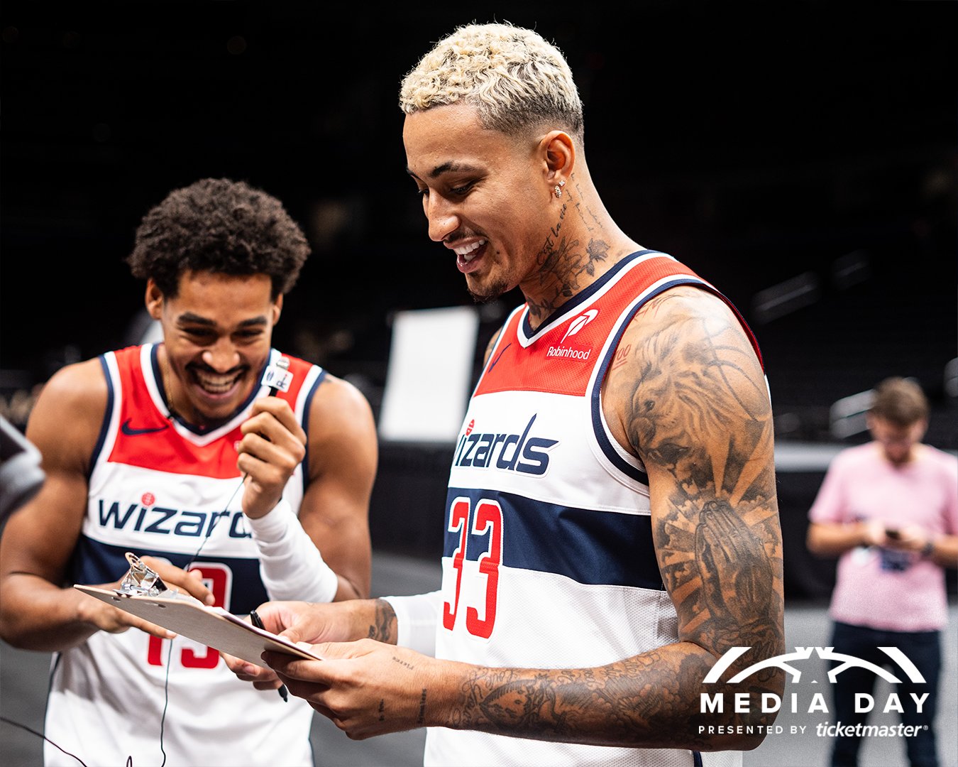 爱游戏注册-奇才球员联手爆发,完成逆转,击败东部强队