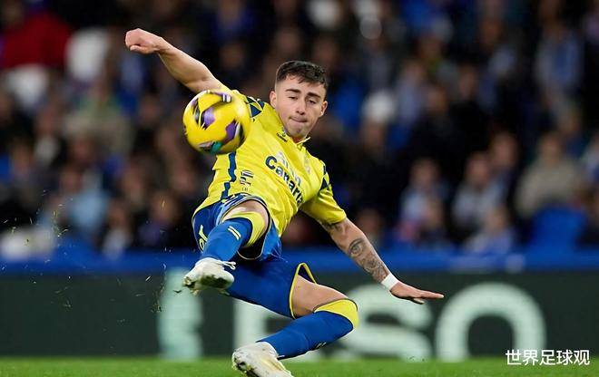 爱游戏平台-比利亚雷亚尔客场大胜,挺进前四