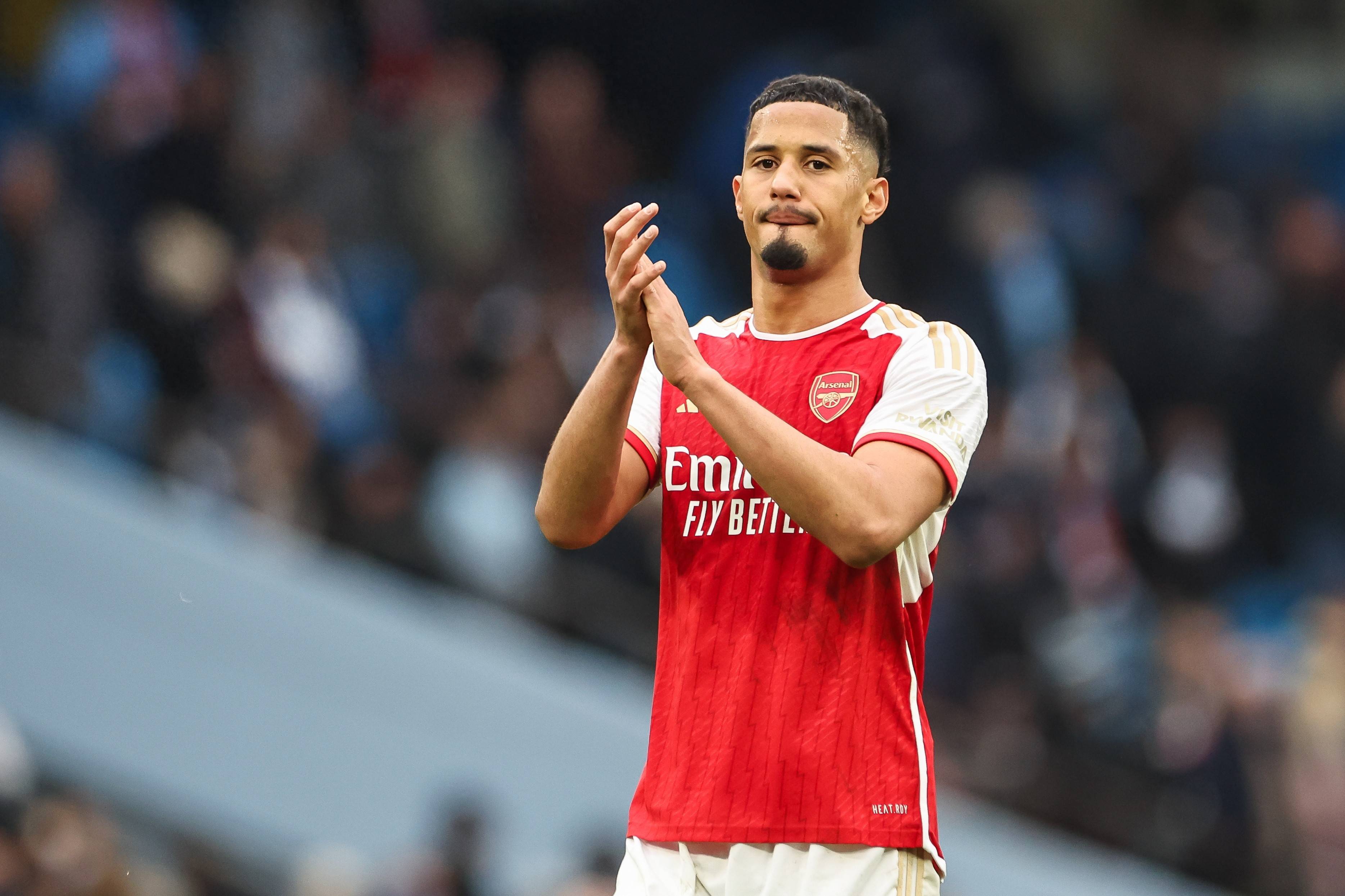 爱游戏官网-阿森纳遭遇连败,球队中场失去控制力