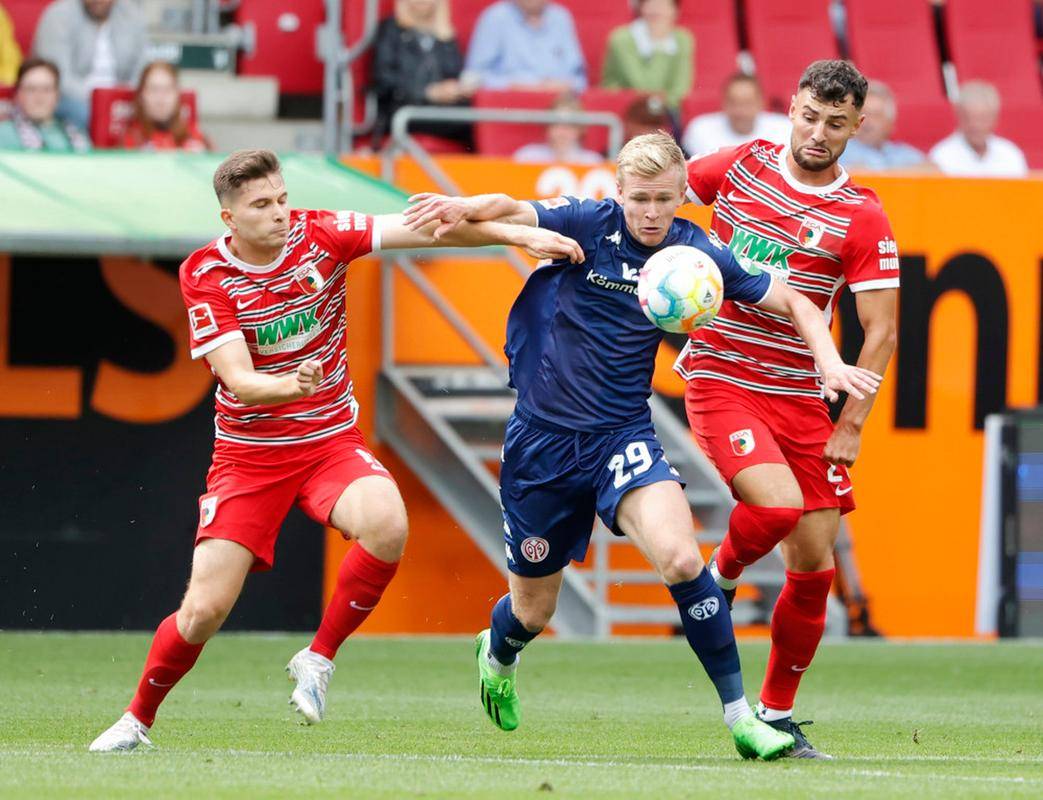 奥格斯堡主场苦战:巴伐利亚德甲球队难以逾越的简单介绍 奥格斯堡主场苦战:巴伐利亚德甲球队难以逾越的简单介绍