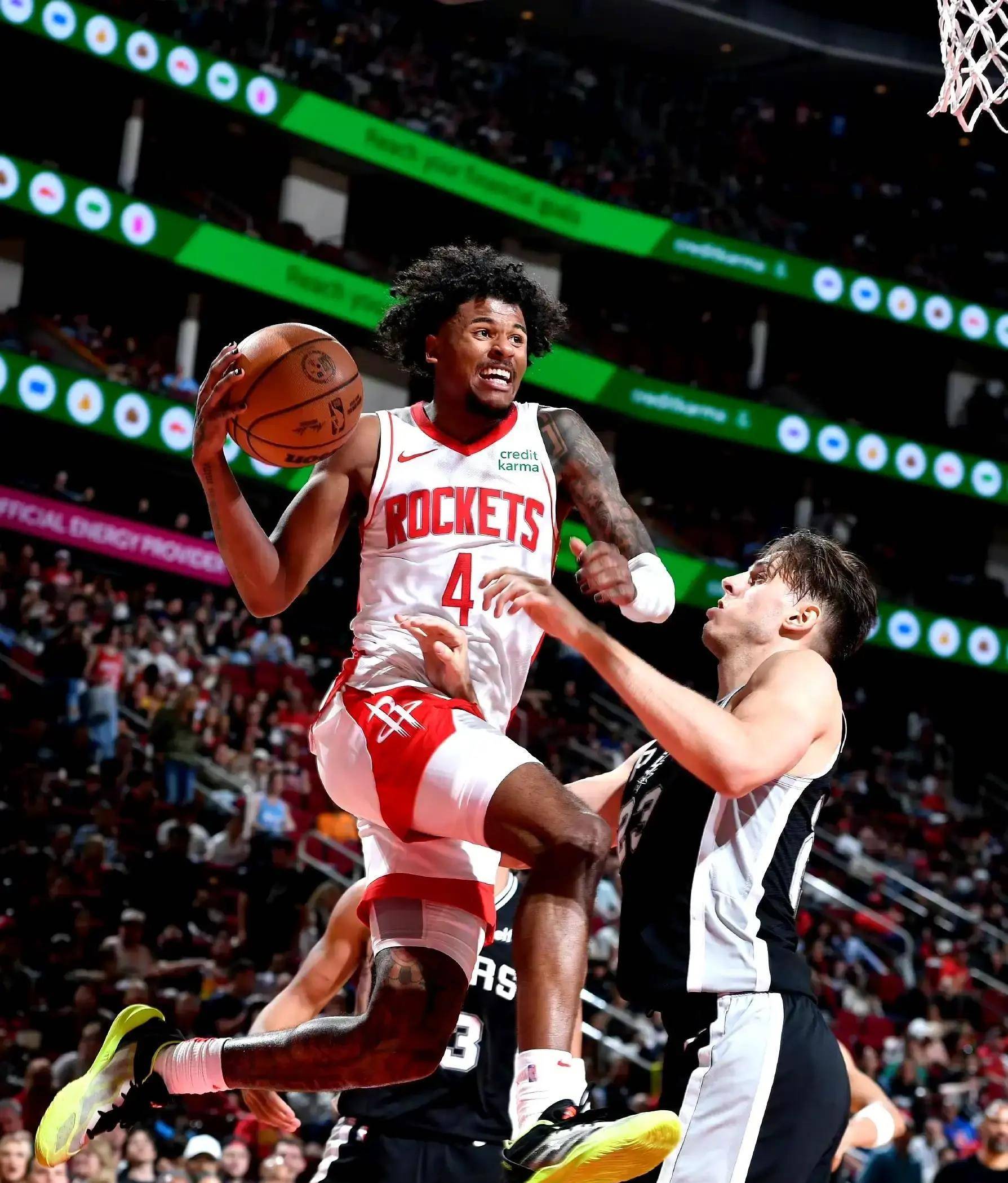 爱游戏app下载地址-鹈鹕客场大胜太阳,英格拉姆33分砍下!