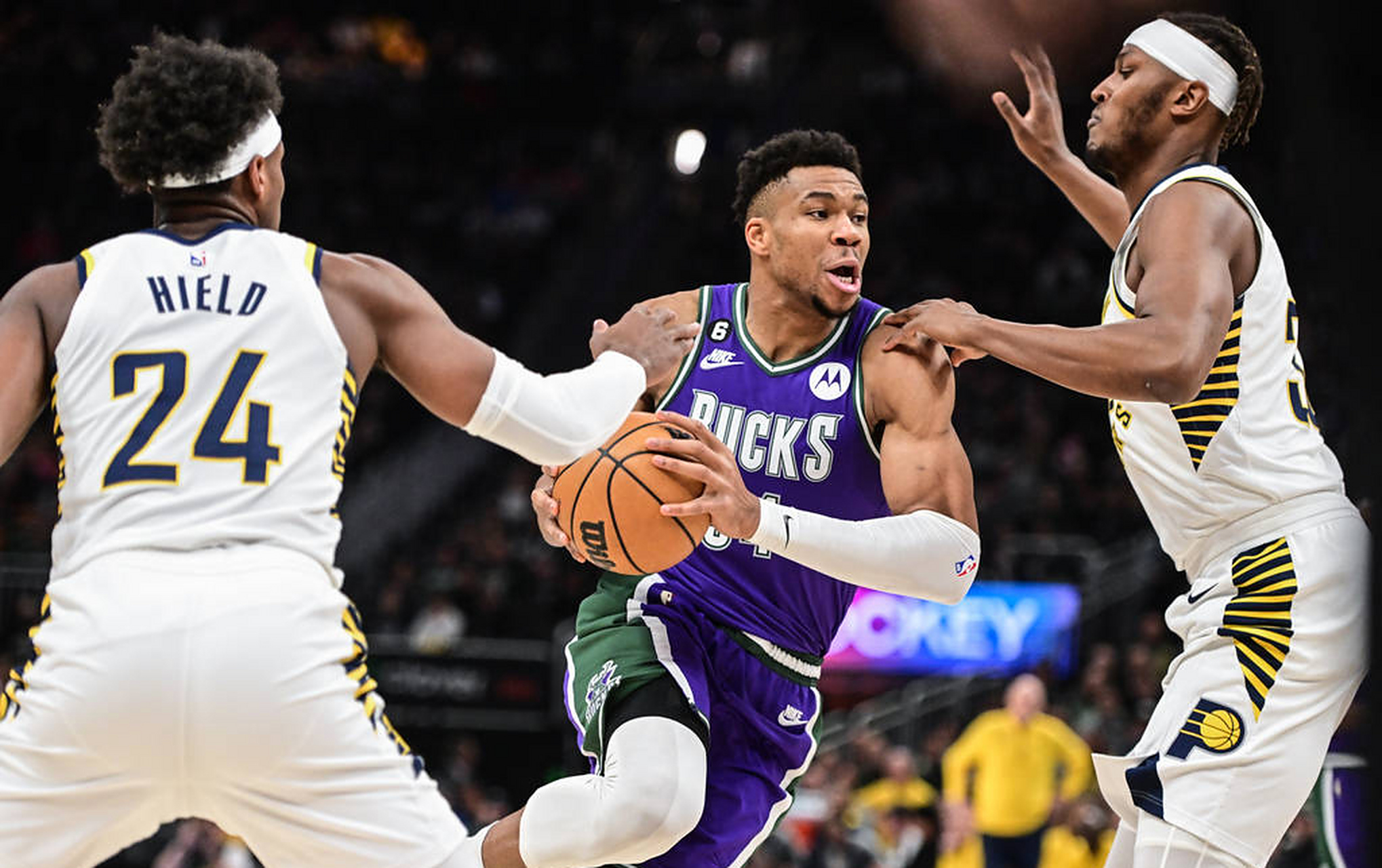 爱游戏官方-步行者逆转雄鹿，奥拉迪波爆发砍下46分