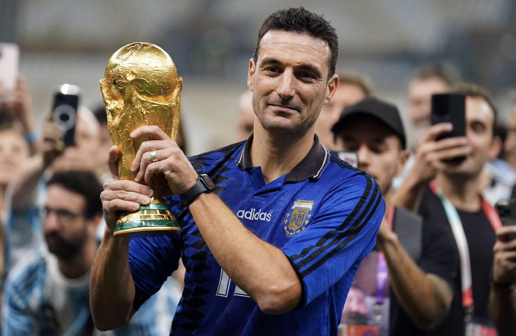 斯洛伐克意外胜利晋级，惊艳足坛的简单介绍