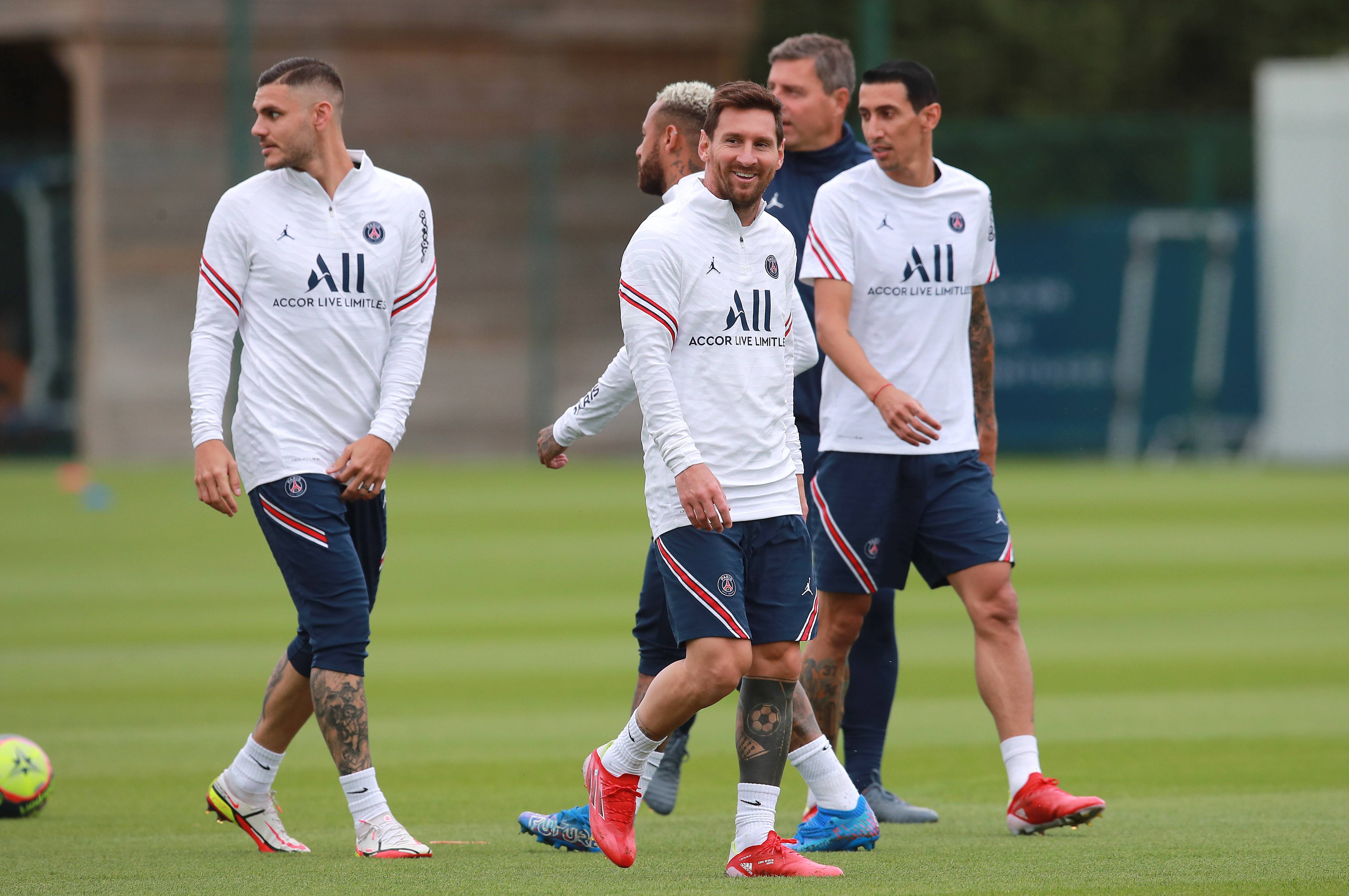 关于巴黎圣日耳曼球队备战：队员士气高昂的信息