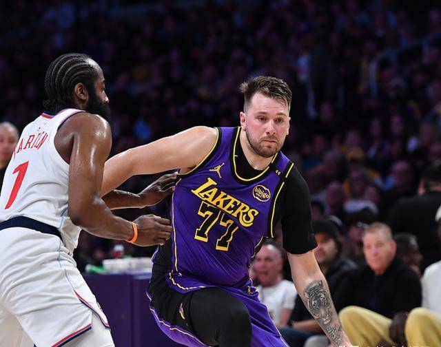 快船老将爆发，带队逆袭力压对手