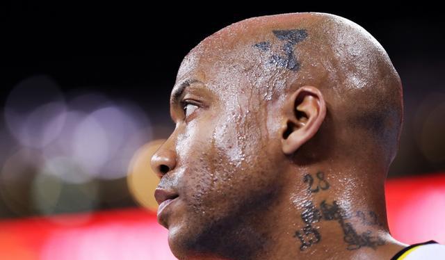 爱游戏官网app-江苏男篮连败止步，主场击败八一队