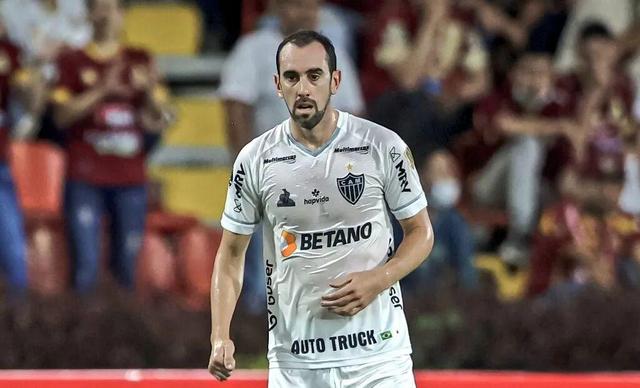 爱游戏地址-纽伦堡不敌汉诺威，遭遇连败