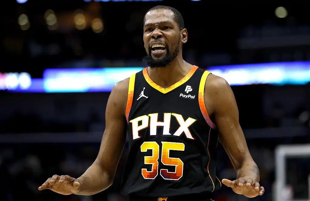 包含里昂备战普瓦捷，客场冲击连胜的词条