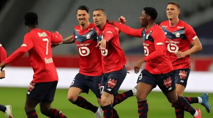 爱游戏入口-关于国际体育头条阿贾克斯连胜追赶领头羊的信息